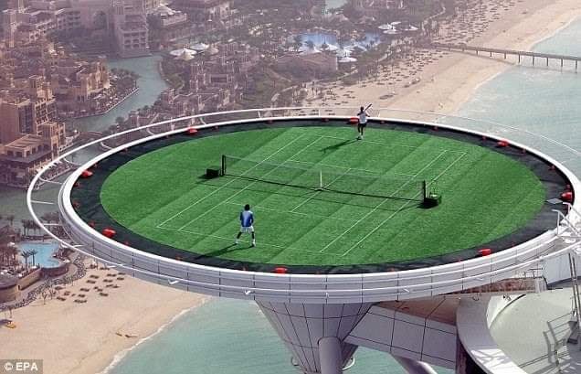 Exhibición Agassi – Federer en Dubái: el día que el tenis desafió la gravedad en el Burj Al Arab