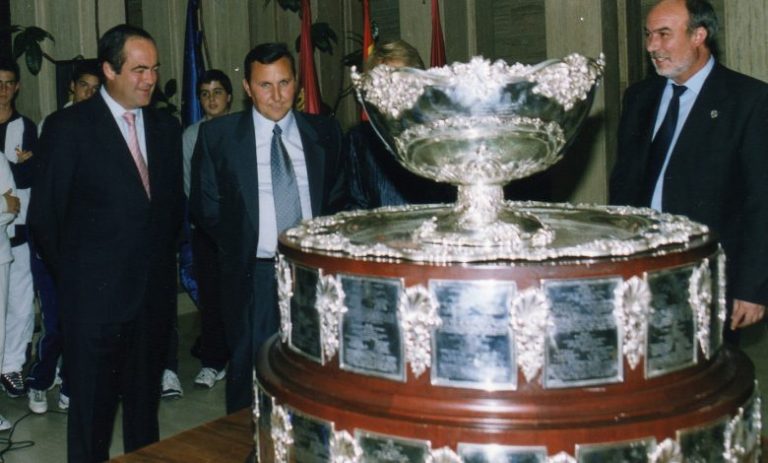 Copa Davis España vs Uzbekistán 2001 en Albacete: permanencia en el Grupo Mundial bajo la lluvia