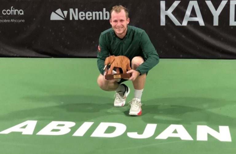 Campeón del ATP Challenger 50 de Abidjan 2026: Gauthier Onclin y logra el mayor título de su carrera