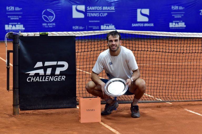 Campeón del ATP Challenger 50 de Santos 2026: Franco Roncadelli gana su primer gran titulo