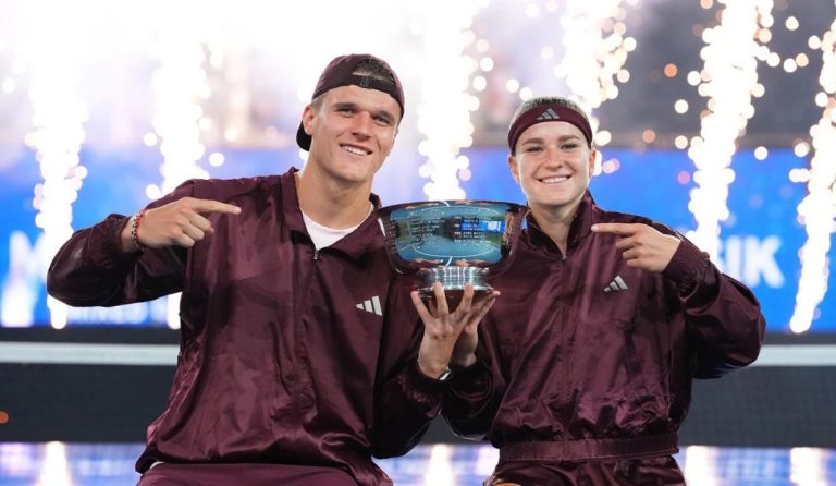 Campeones del US Open 2026 de dobles mixtos: Jakub Mensik y Karolina Muchova en una gran final